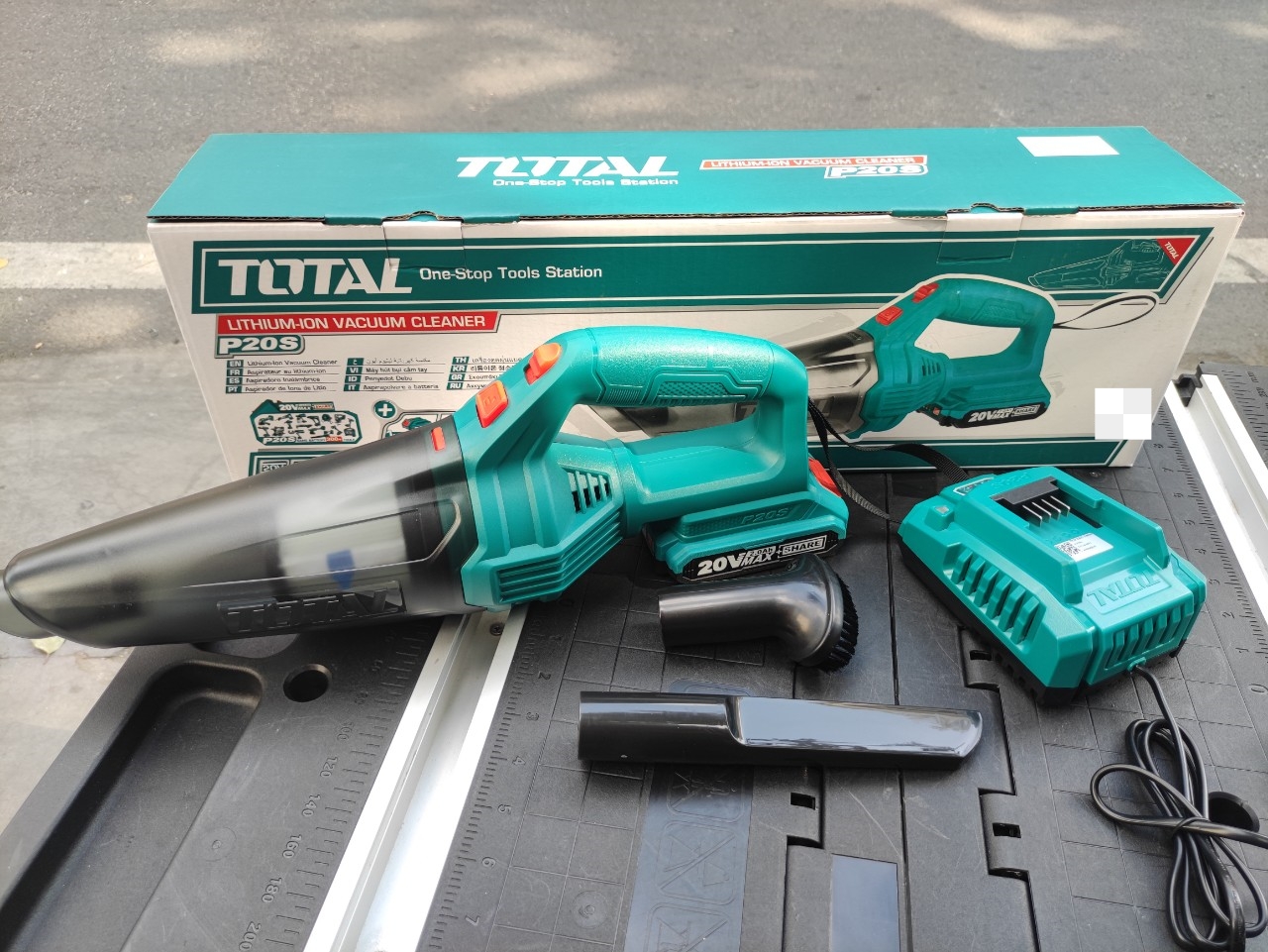 Máy hút bụi 0.5L dùng pin Lithium 20V TOTAL TVLI20126