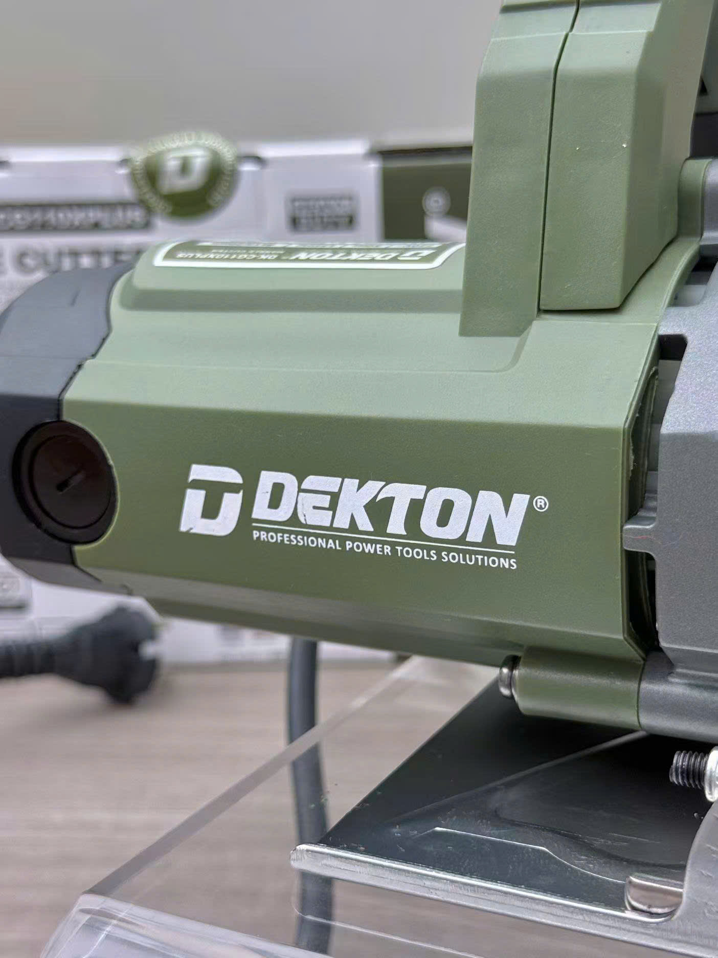 Máy Cắt Gạch 110mm Dekton DK-CG110XPLUS 1350W Cắt Nghiêng 45 Độ