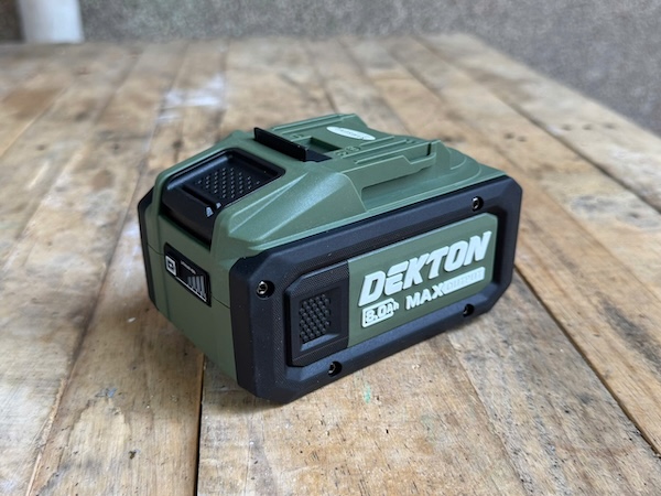 Pin Dekton 21V 8.0Ah M21-B8140PRO – Cell Samsung Cao Cấp, Dòng Xả 140A Siêu Mạnh