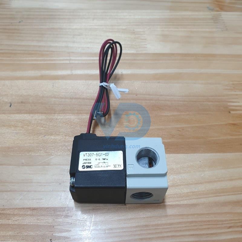Van điện từ 3 cổng VT307-5G1-02