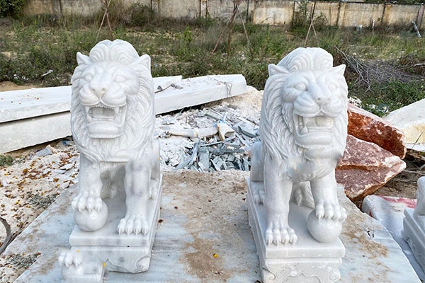 Gia chủ cần quan tâm điều gì khi đặt tượng sư tử đá loại nhỏ