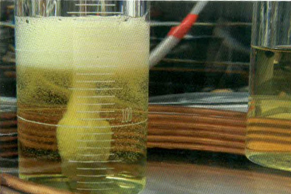 Dầu nhớt thủy lực bị bọt rất nhiều, nguyên nhân khả dĩ là gì và toi cầ