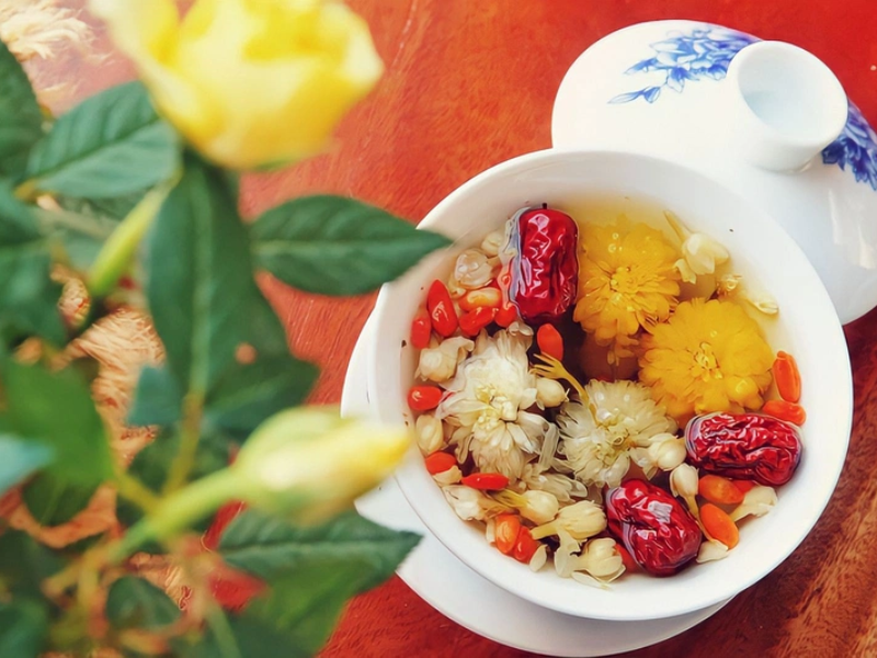 Thời điểm uống trà hoa cúc táo đỏ kỷ tử tốt nhất cho sức khỏe?