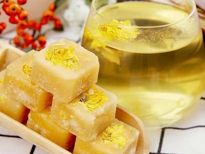 Công dụng tuyệt vời của trà hoa cúc đường phèn