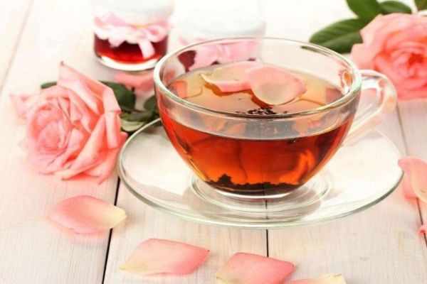 Giải đáp: Những người không nên uống trà hoa hồng là ai?