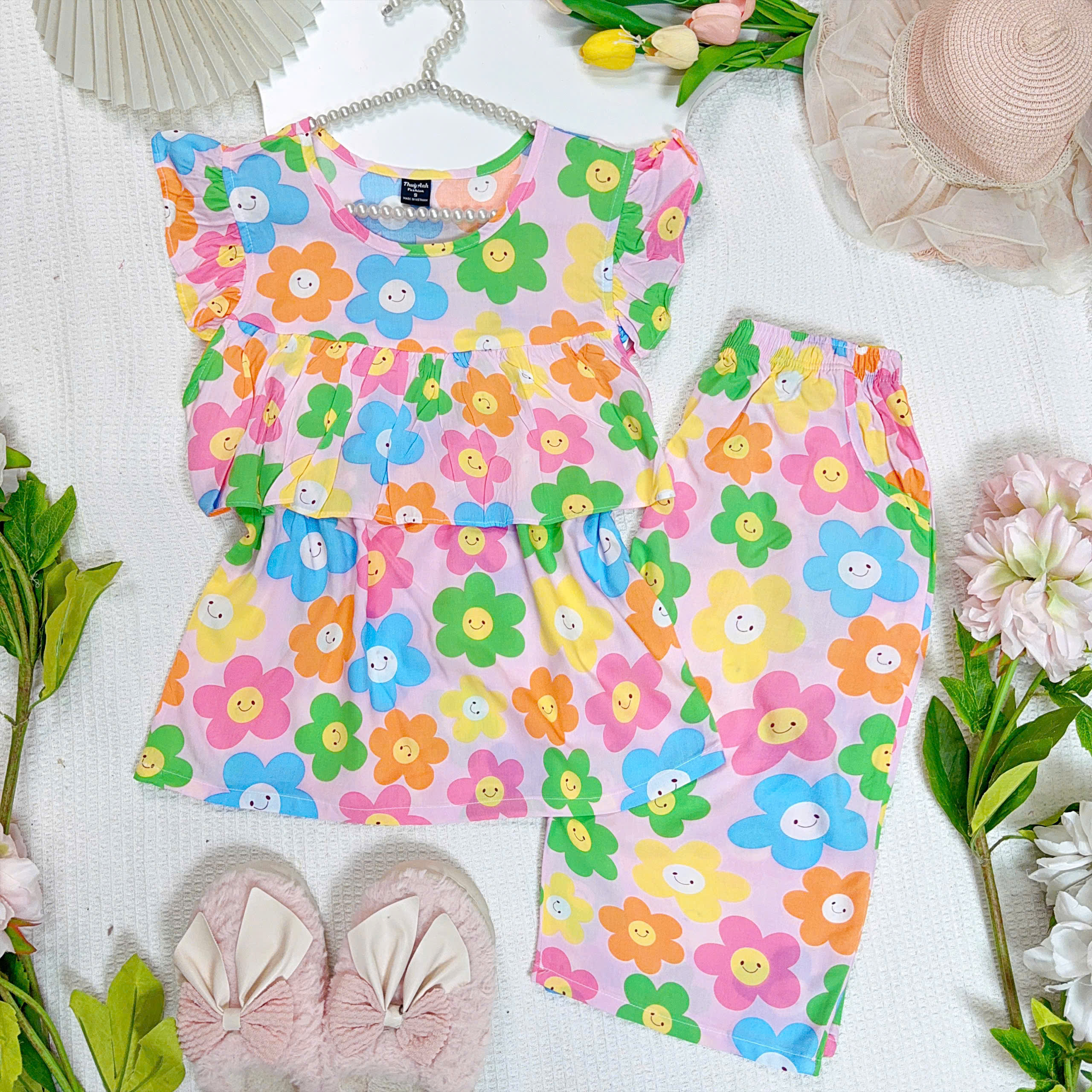 CÁNH TIÊN LỬNG BÈO NGỰC
