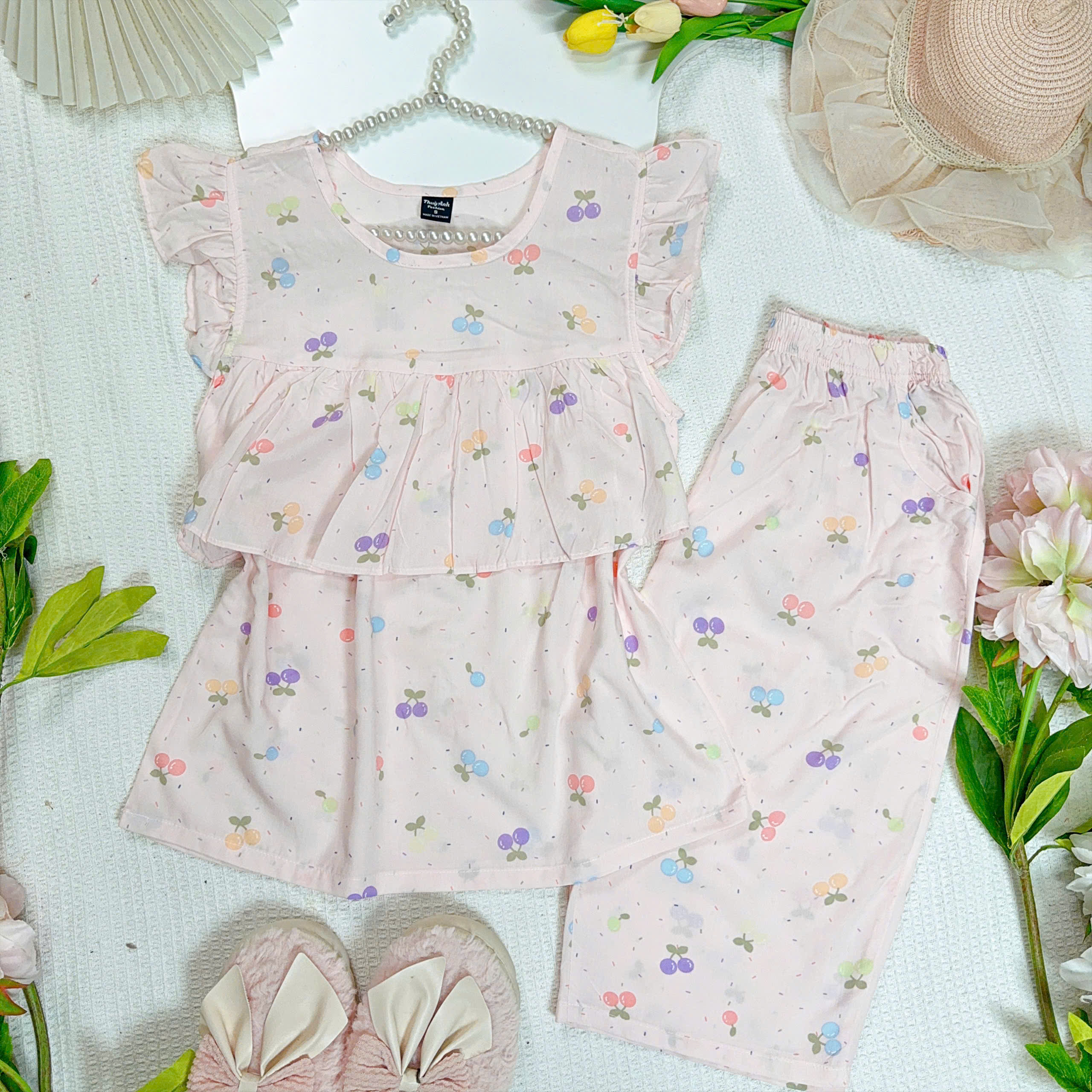 CÁNH TIÊN LỬNG BÈO NGỰC