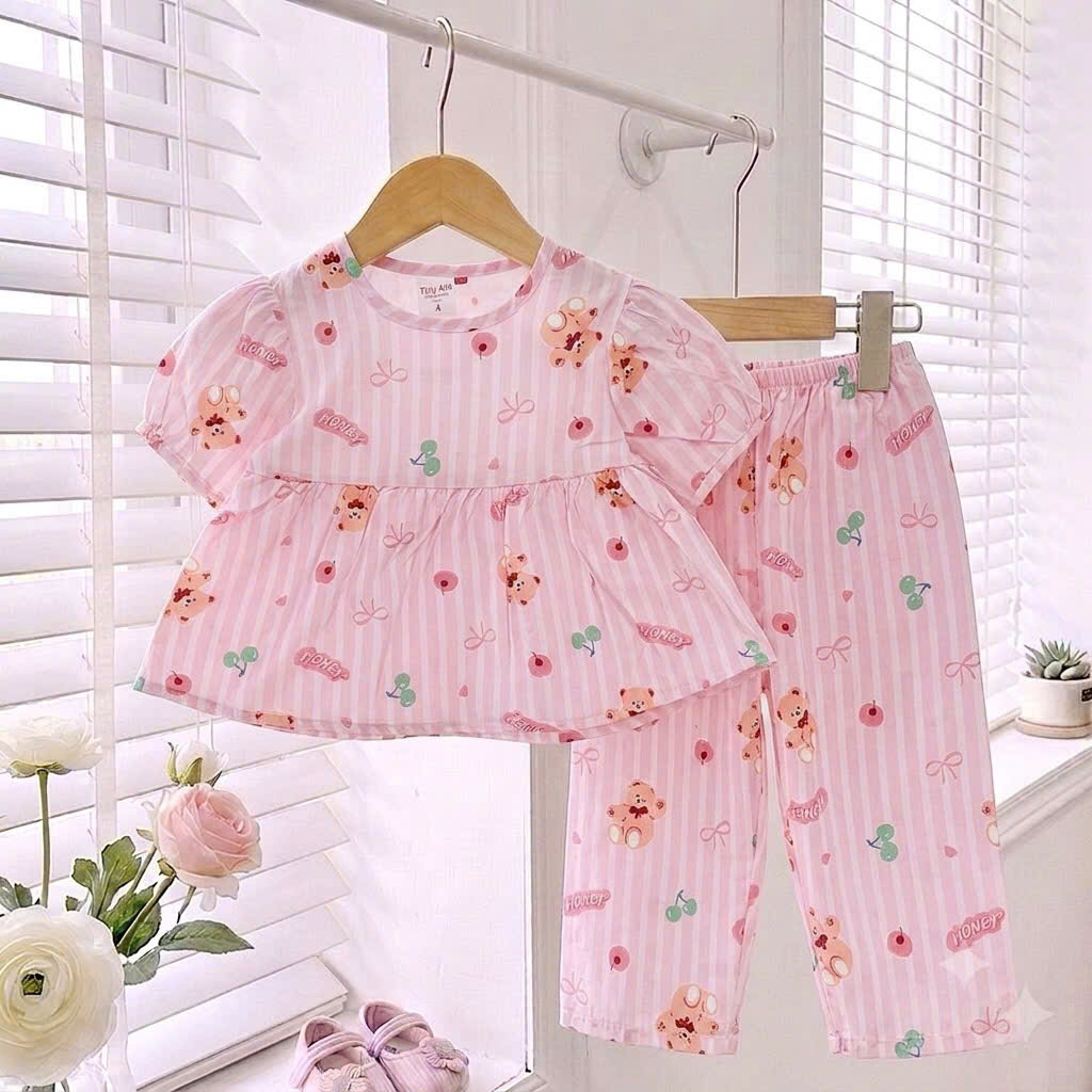 Bé gái - tay ngắn quần dài lớn