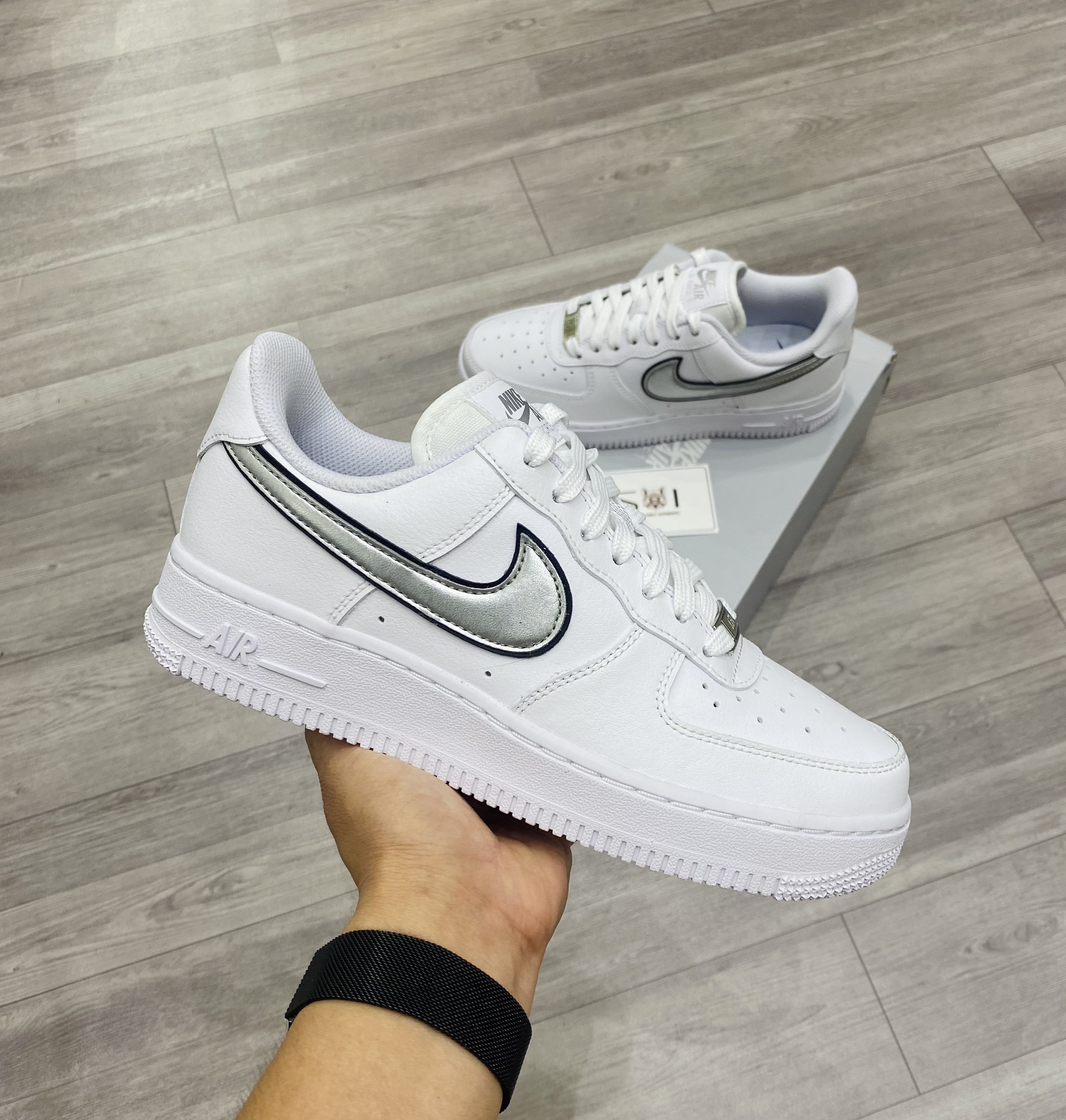 nike air force 1 essential silver