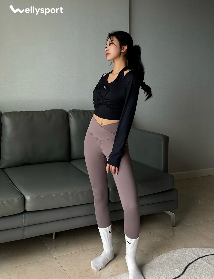 Áo Dài Tay Nữ Xoắn Eo, Màu Đen, Welly Sport, Mã NDT08