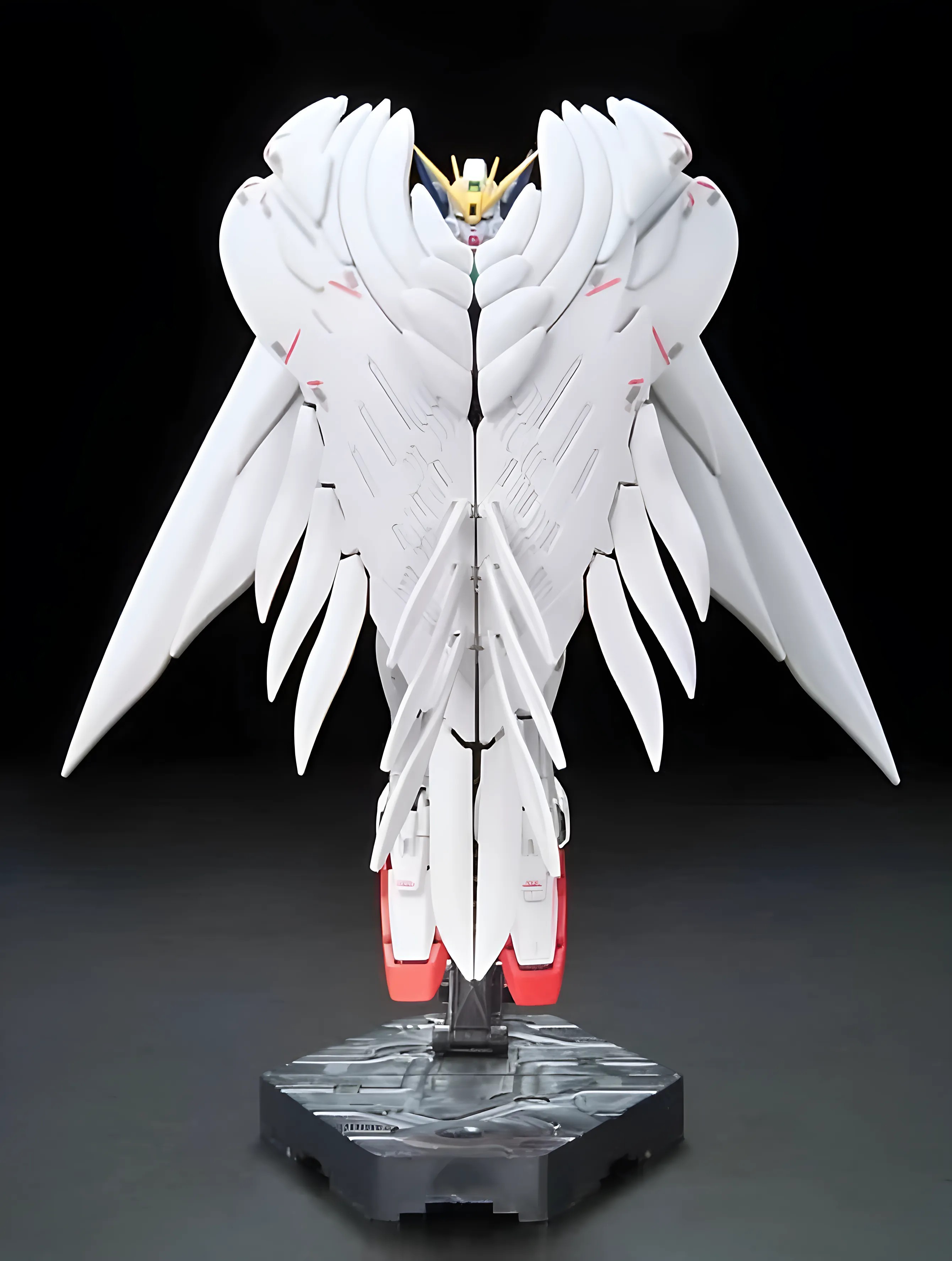 Mô hình RG Wing Gundam Zero EW