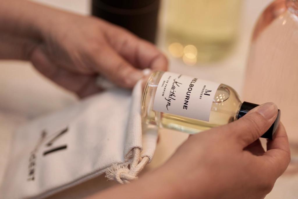 Nước hoa thiết kế riêng - Bespoke Perfume là gì? Nước hoa thiết kế riêng - Bespoke Perfume là gì?