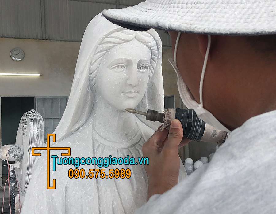Điêu khắc tượng đức mẹ ban ơn đá non nước