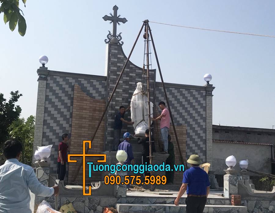 Lắp đặt tượng đức mẹ ban ơn đá non nước đẹp tại Quảng Bình