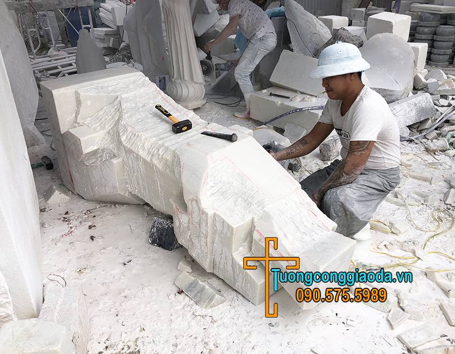 Tạo dáng tượng đức mẹ hằng cứu giúp đá trắng đẹp