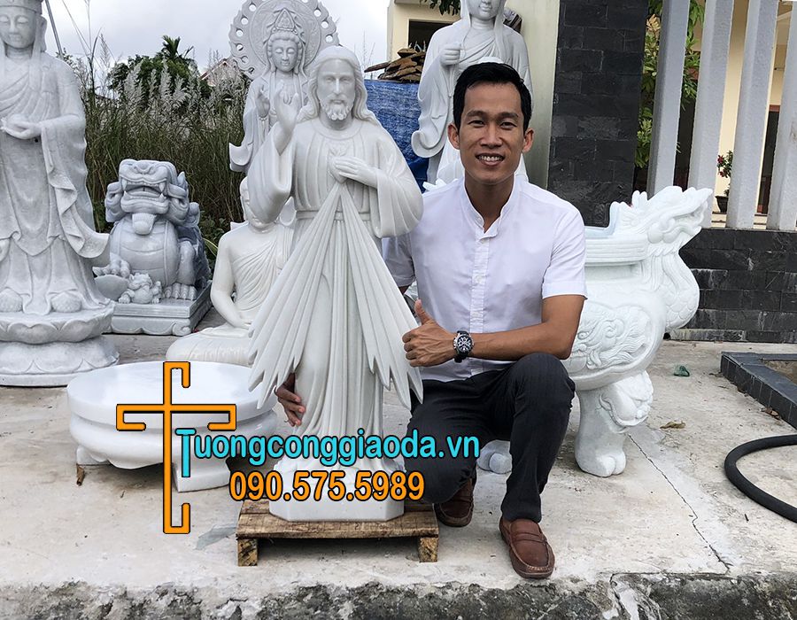 Tượng Chúa Thương Xót Đá Tự Nhiên Cao 1m