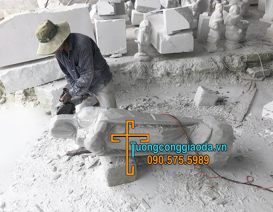 Tượng Đức Mẹ Hòa Bình Đá Trắng Non Nước Đẹp