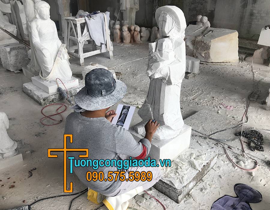 Tượng Đức Mẹ La Vang Đá Cẩm Thạch Nguyên Khối