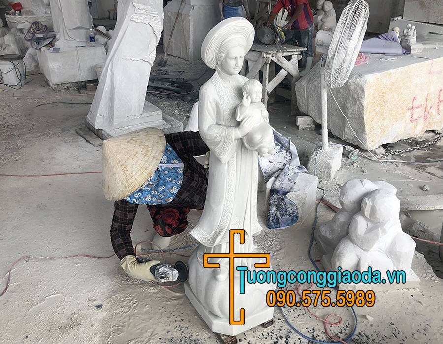 Đánh Bóng Tượng Đức Mẹ La Vang Đá Cẩm Thạch Nguyên Khối