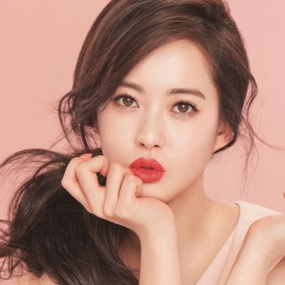 Xu hướng phun môi thay vì dùng son