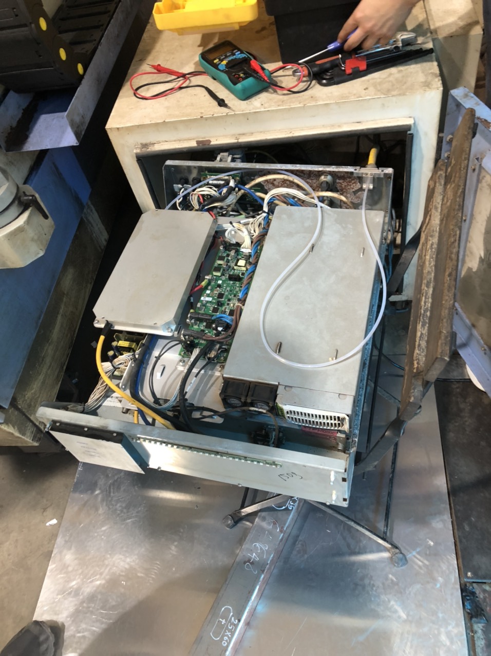 Thay thế và nâng cấp nguồn laser cho khách hàng