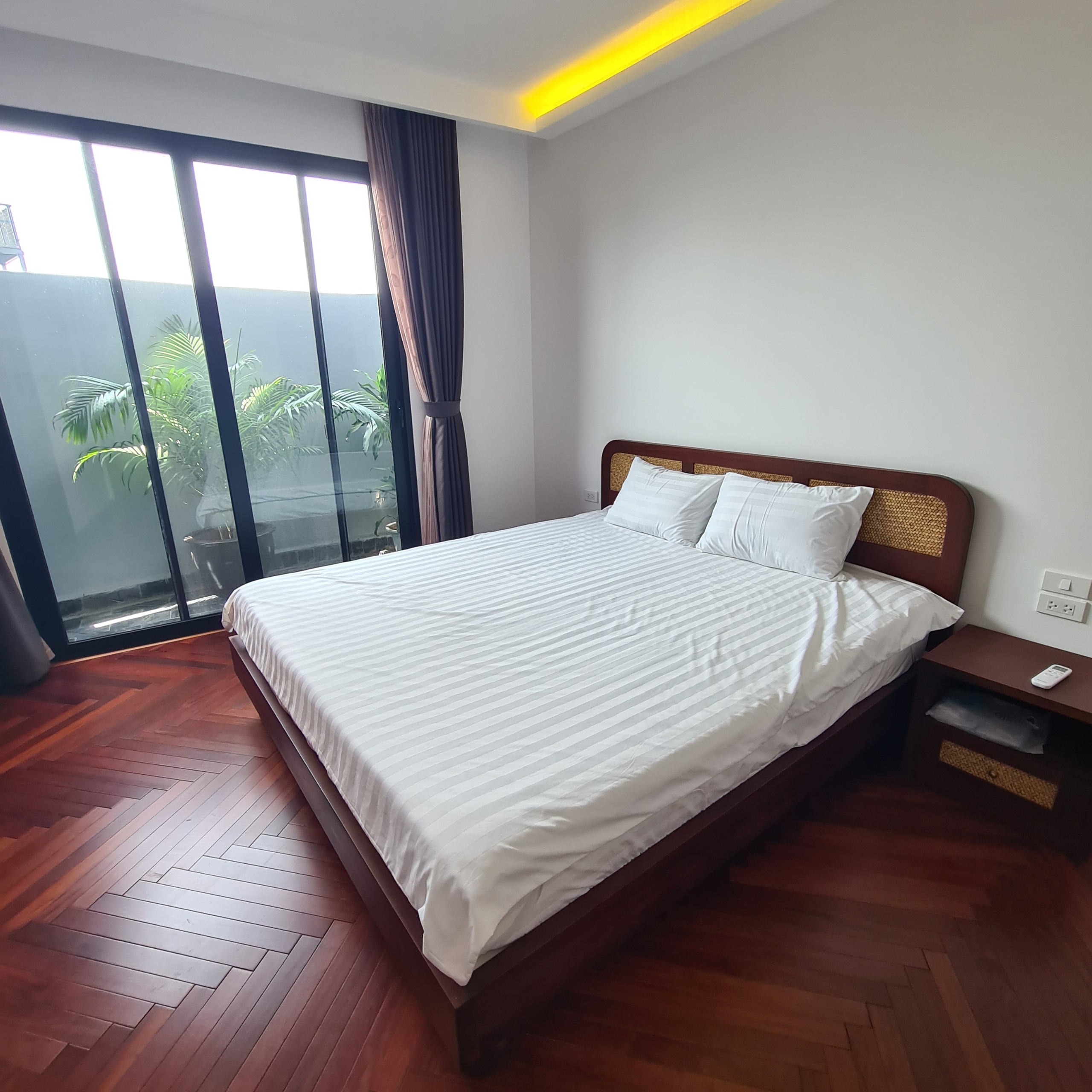 TOM Building 2 bed room