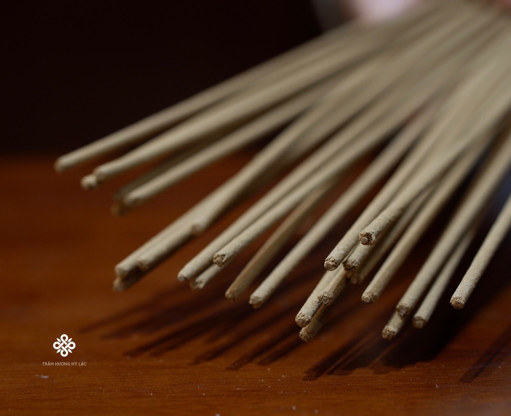 Đôi điều bộc bạch về nhang trầm Hỷ Lạc