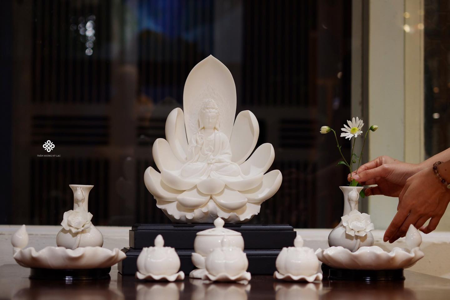 Ban thờ hiện đại - tâm linh hiện đại