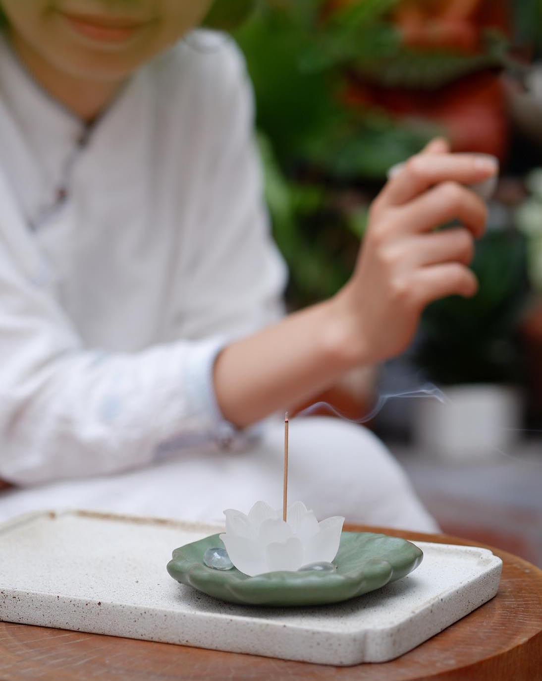 Chữa lành bằng vẻ đẹp và hương trầm