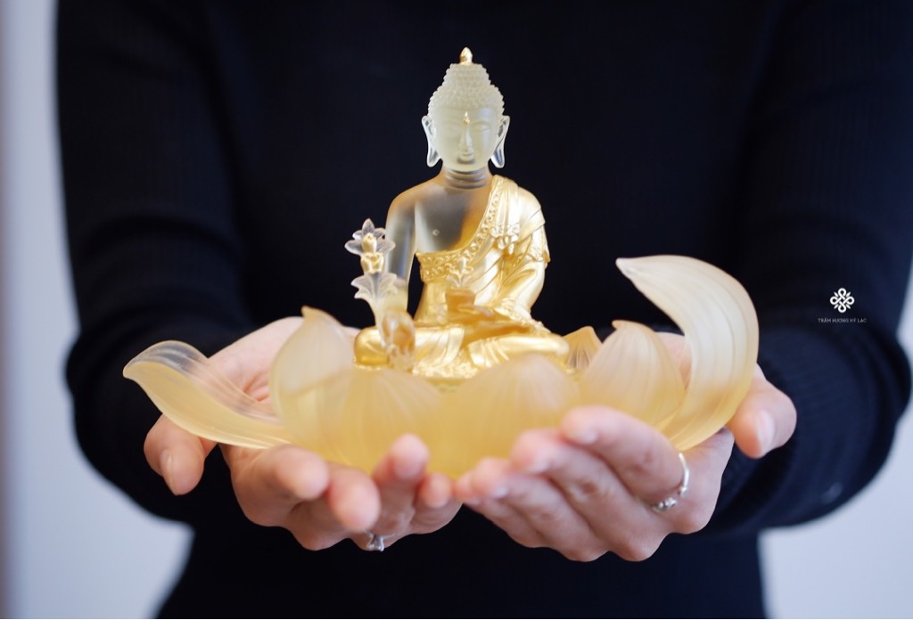 Trong trẻo giọt ngọc lưu ly