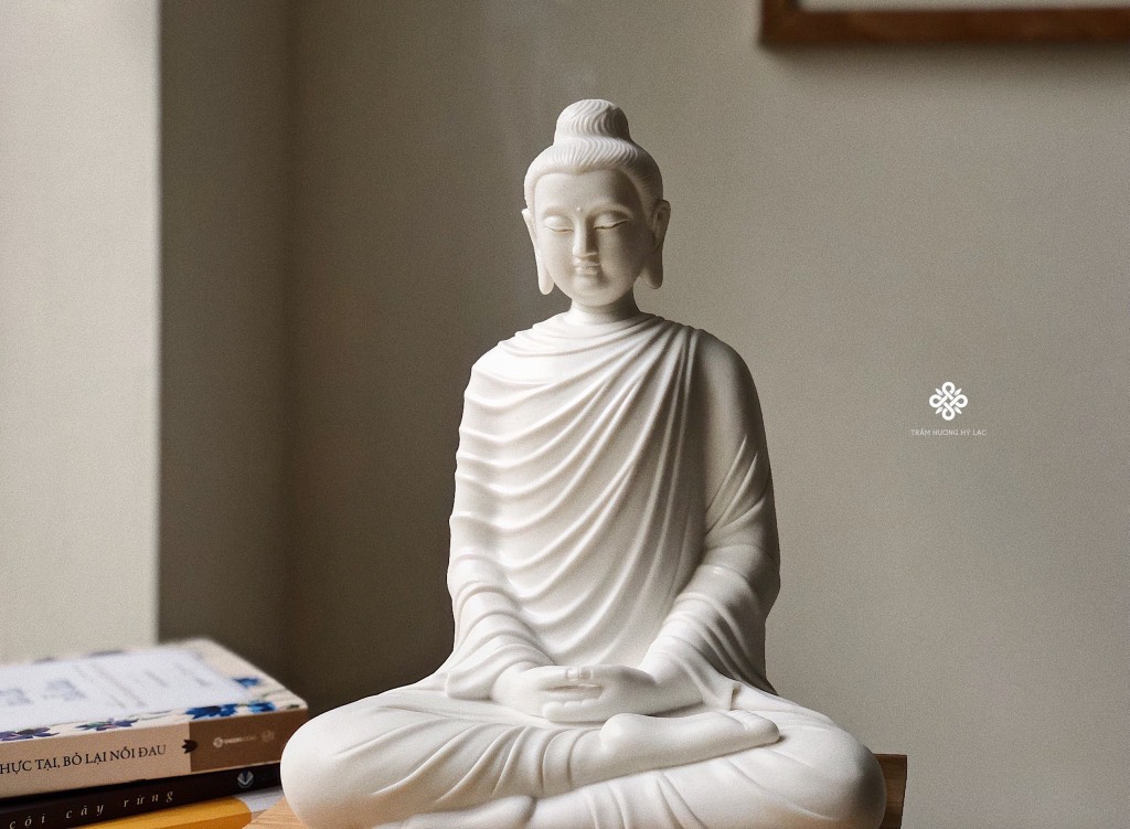 Tượng gốm trắng Phật Thích Ca