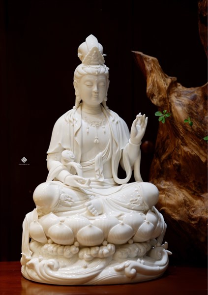 Tượng Bồ Tát Phổ Hiền: Ý Nghĩa và Tầm Quan Trọng Trong Văn Hóa Phật Giáo