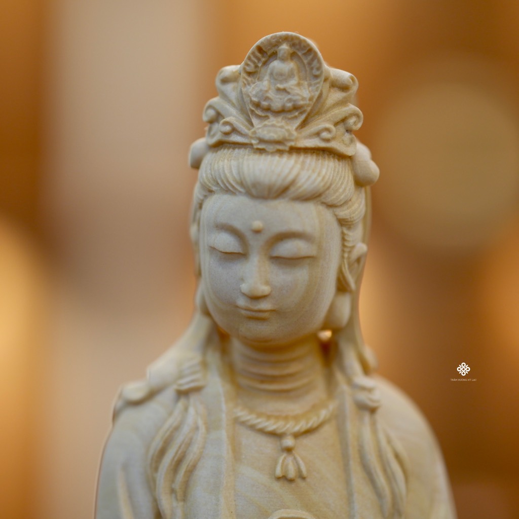 Tượng Ngư Lam Quan Âm Bồ tát gỗ hoàng dương