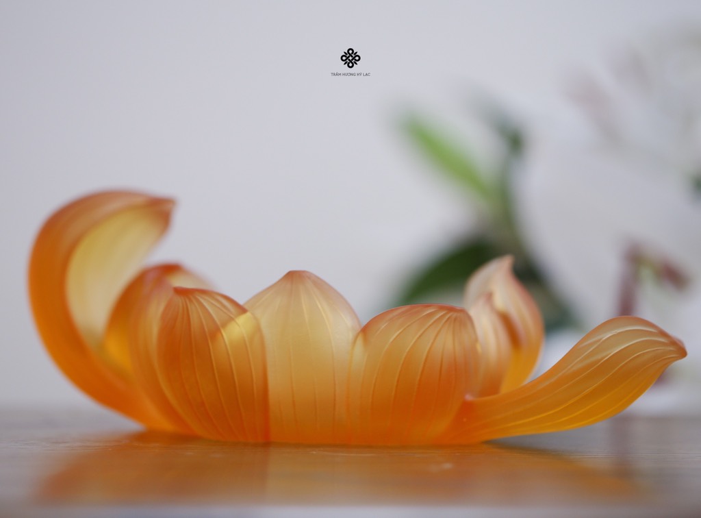 Tượng Đức Phật Dược Sư Liên Hoa lưu ly hổ phách