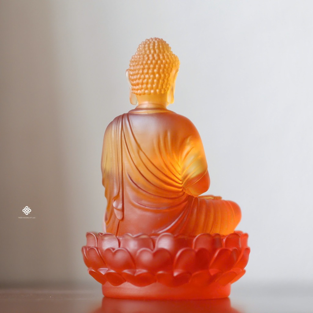 Tượng Đức Phật Dược Sư cầm bảo tháp lưu ly hổ phách 12.5cm