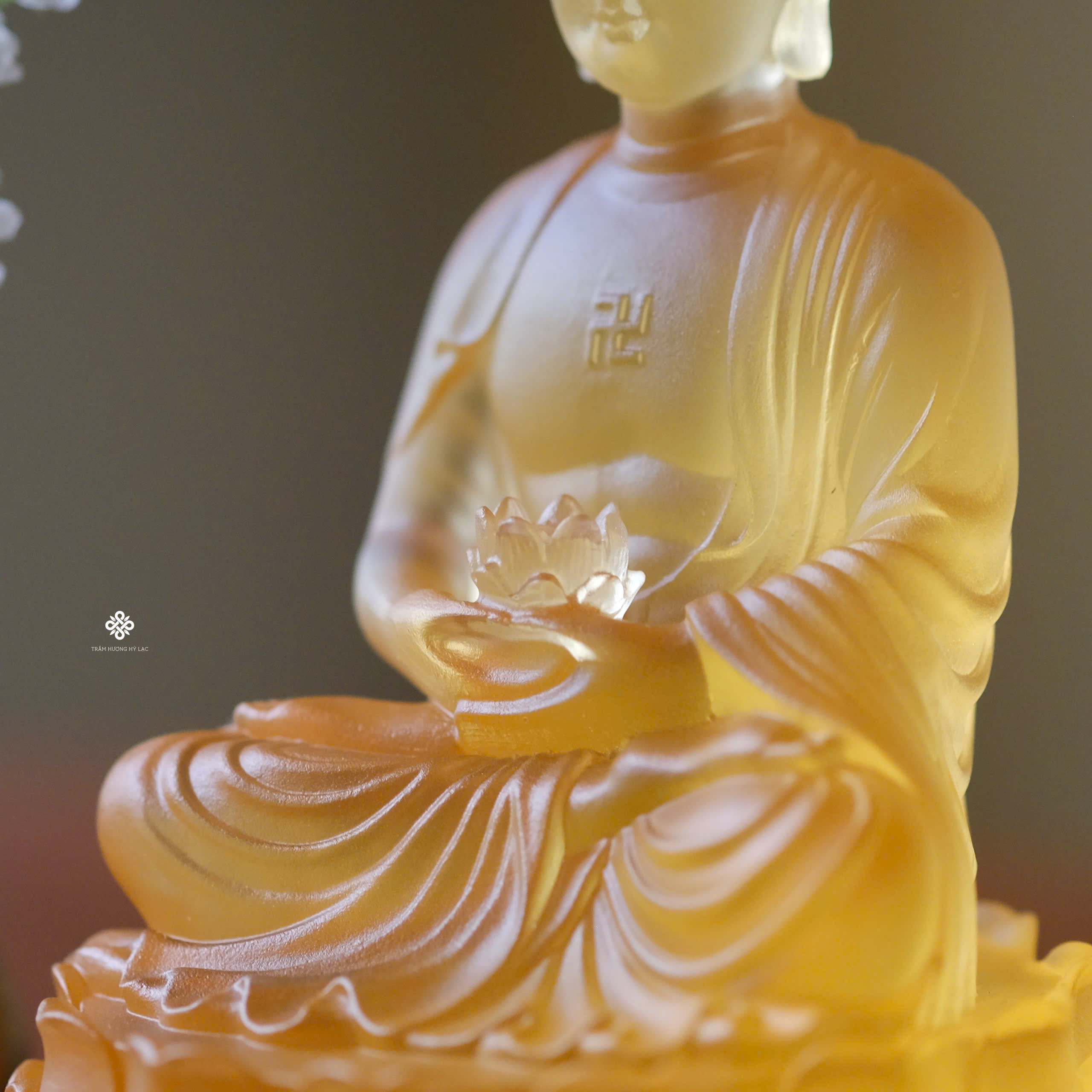 Góc an Đức Phật A Di Đà lưu ly vàng