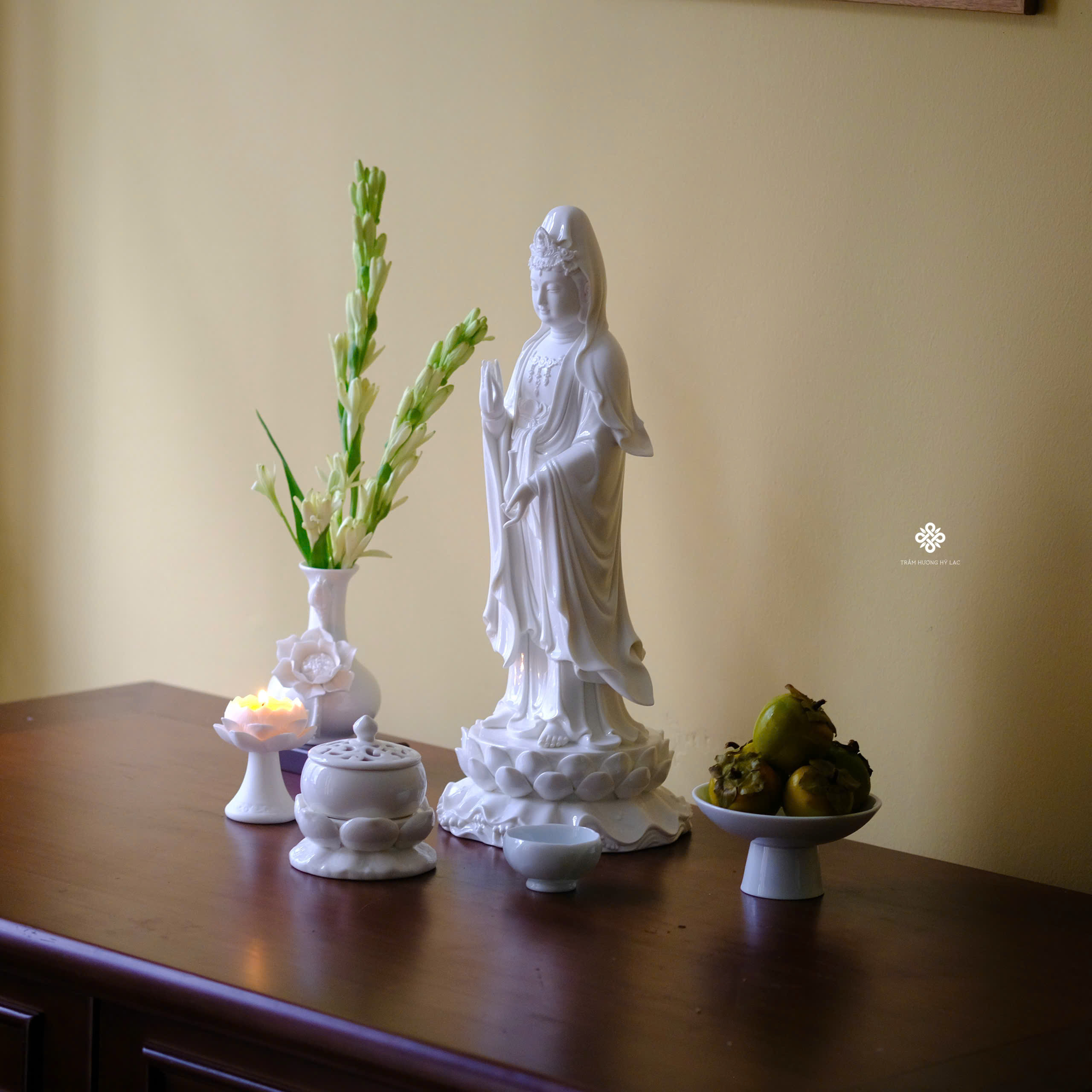 Tượng Quan Âm Bồ Tát đứng sứ trắng 43cm