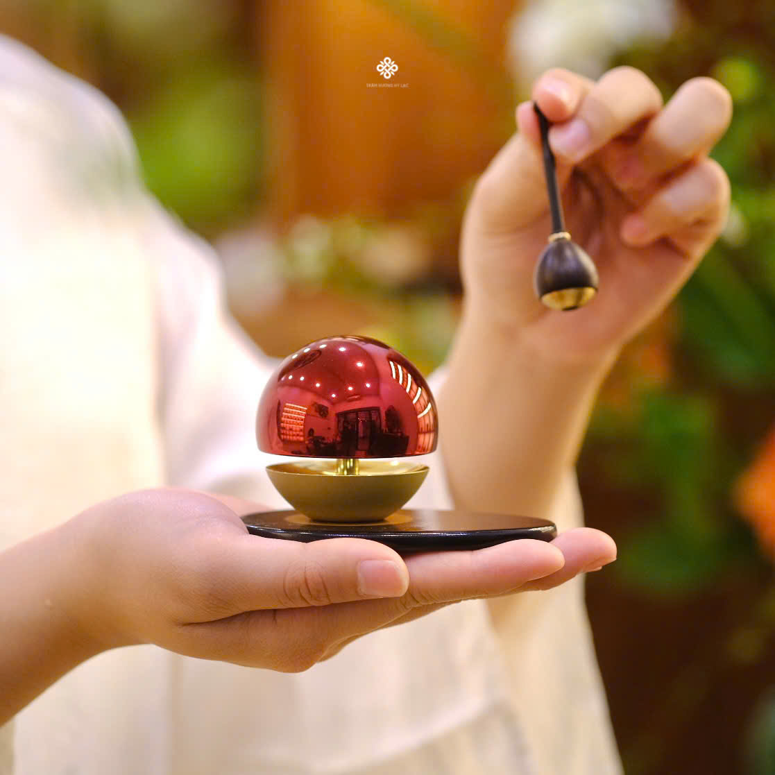 Quà tặng chuông Ngọc hưởng âm màu đỏ