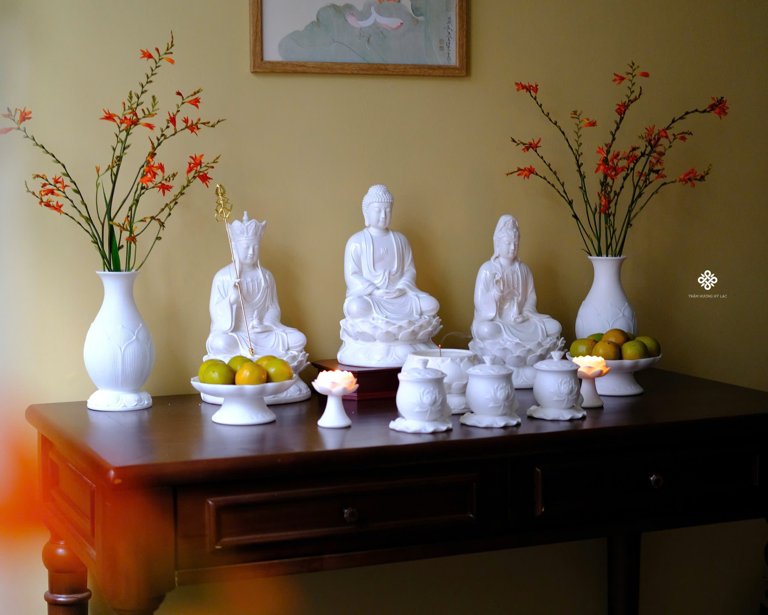 Ban thờ Ta Bà Tam Thánh sứ trắng