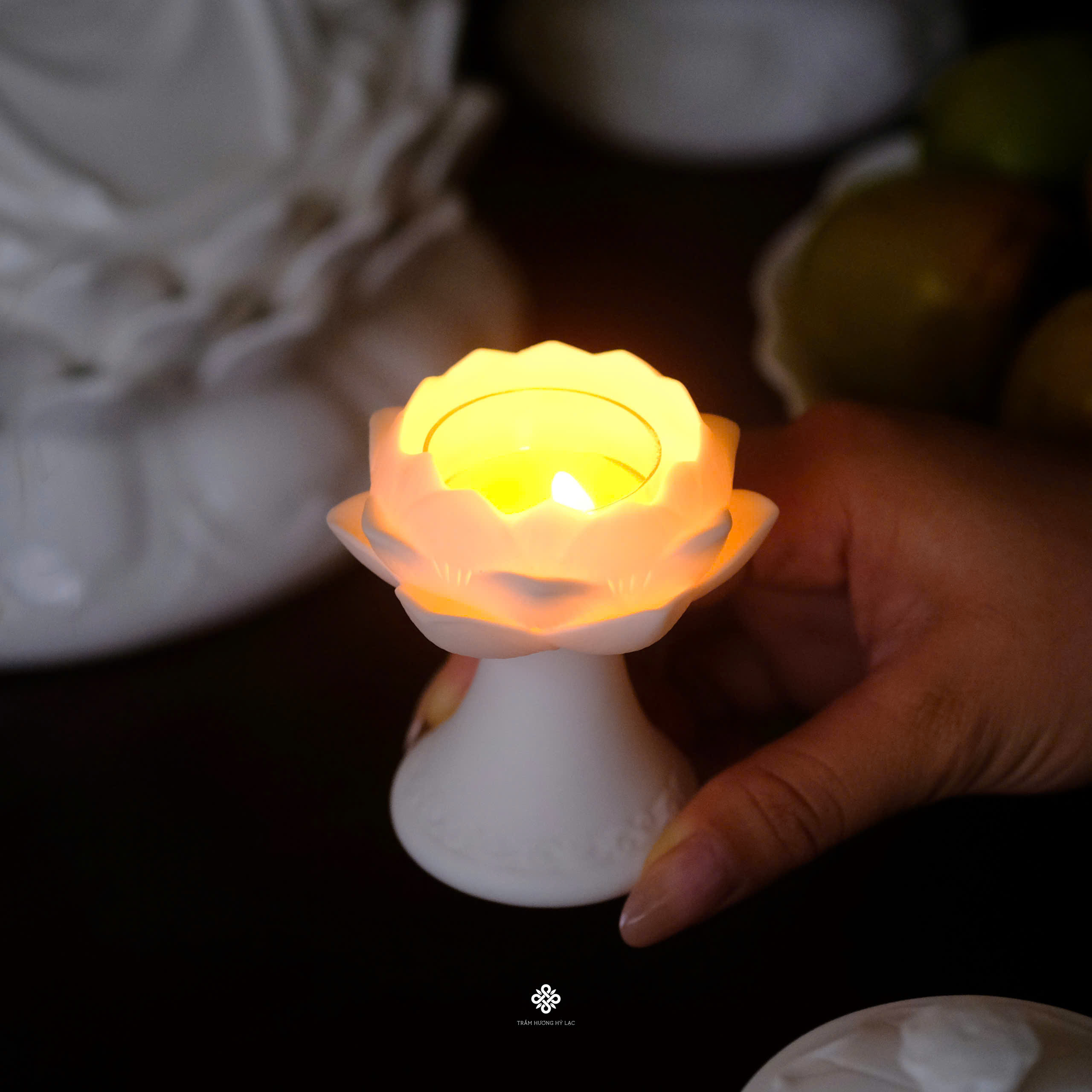 Ban thờ Ta Bà Tam Thánh sứ trắng