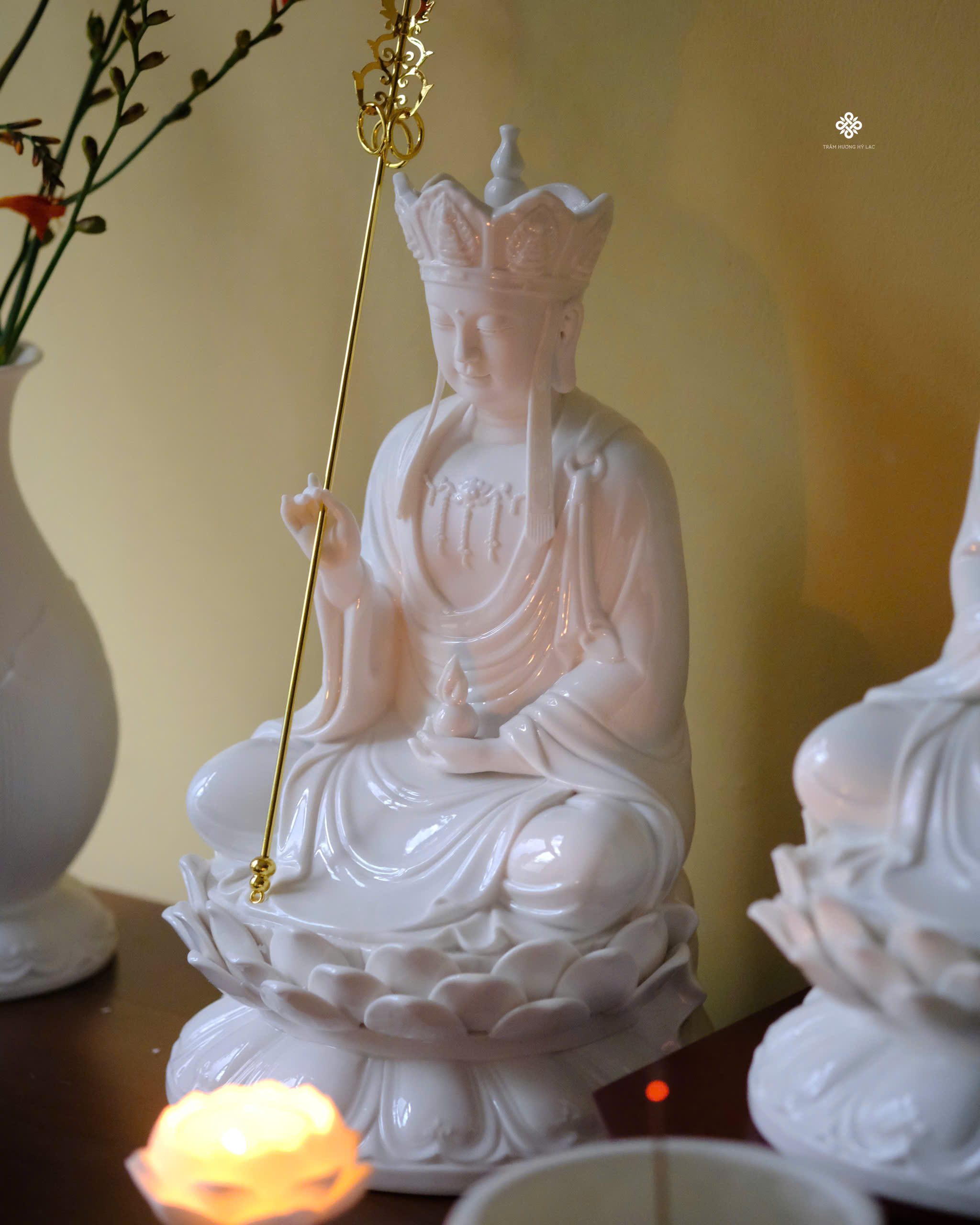 Ban thờ Ta Bà Tam Thánh sứ trắng
