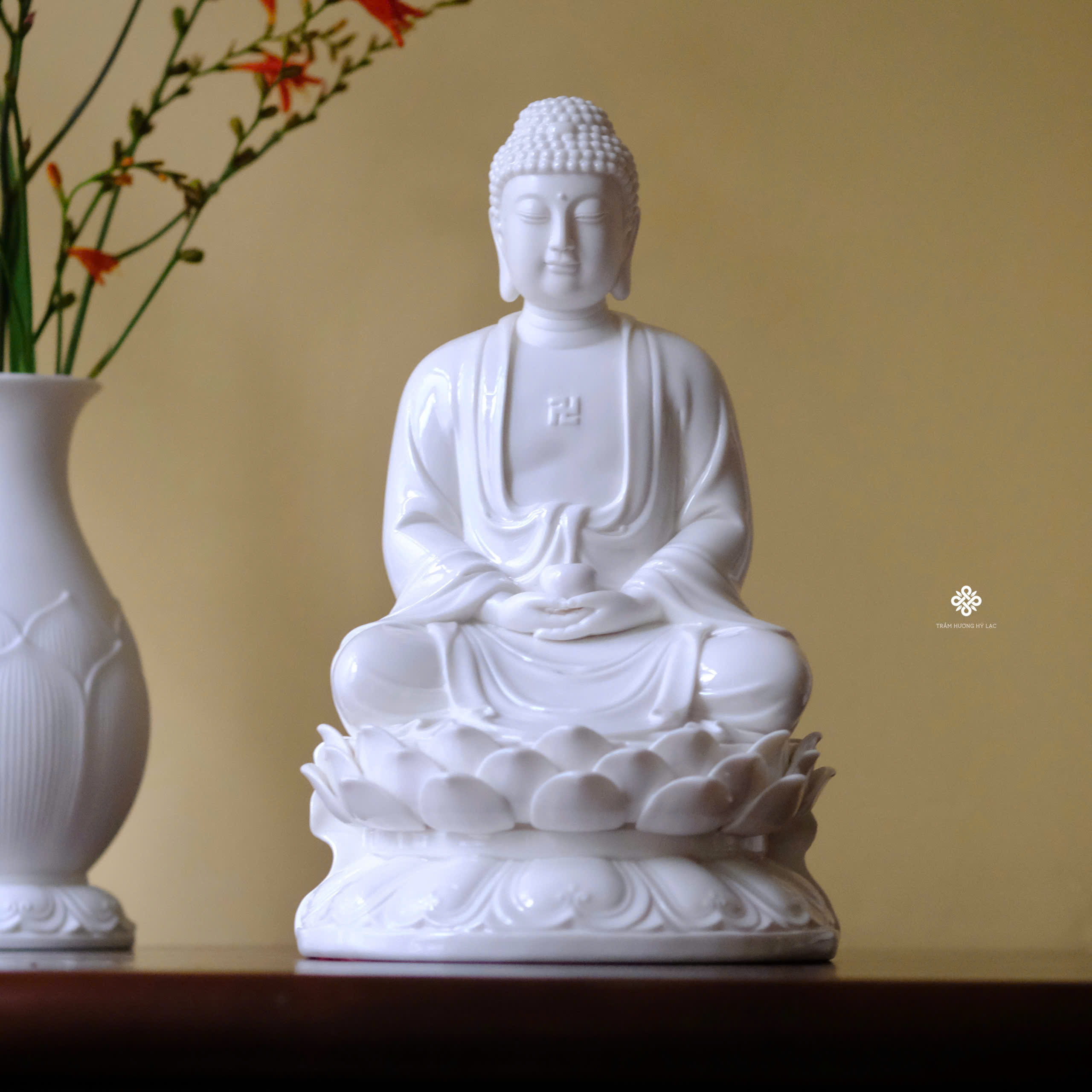 Ban thờ Ta Bà Tam Thánh sứ trắng