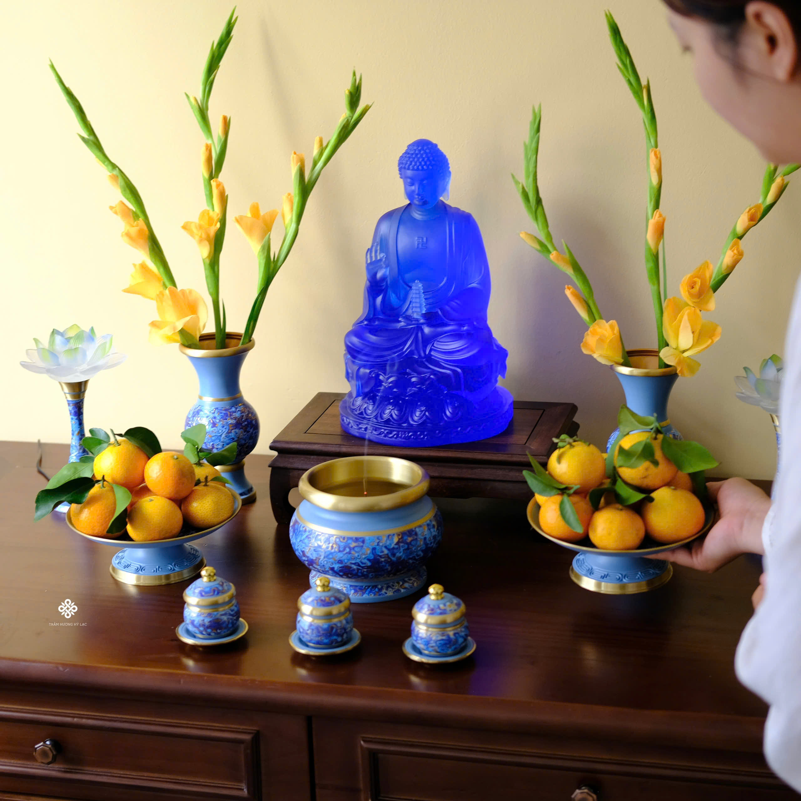 Ban thờ đồng vân lam