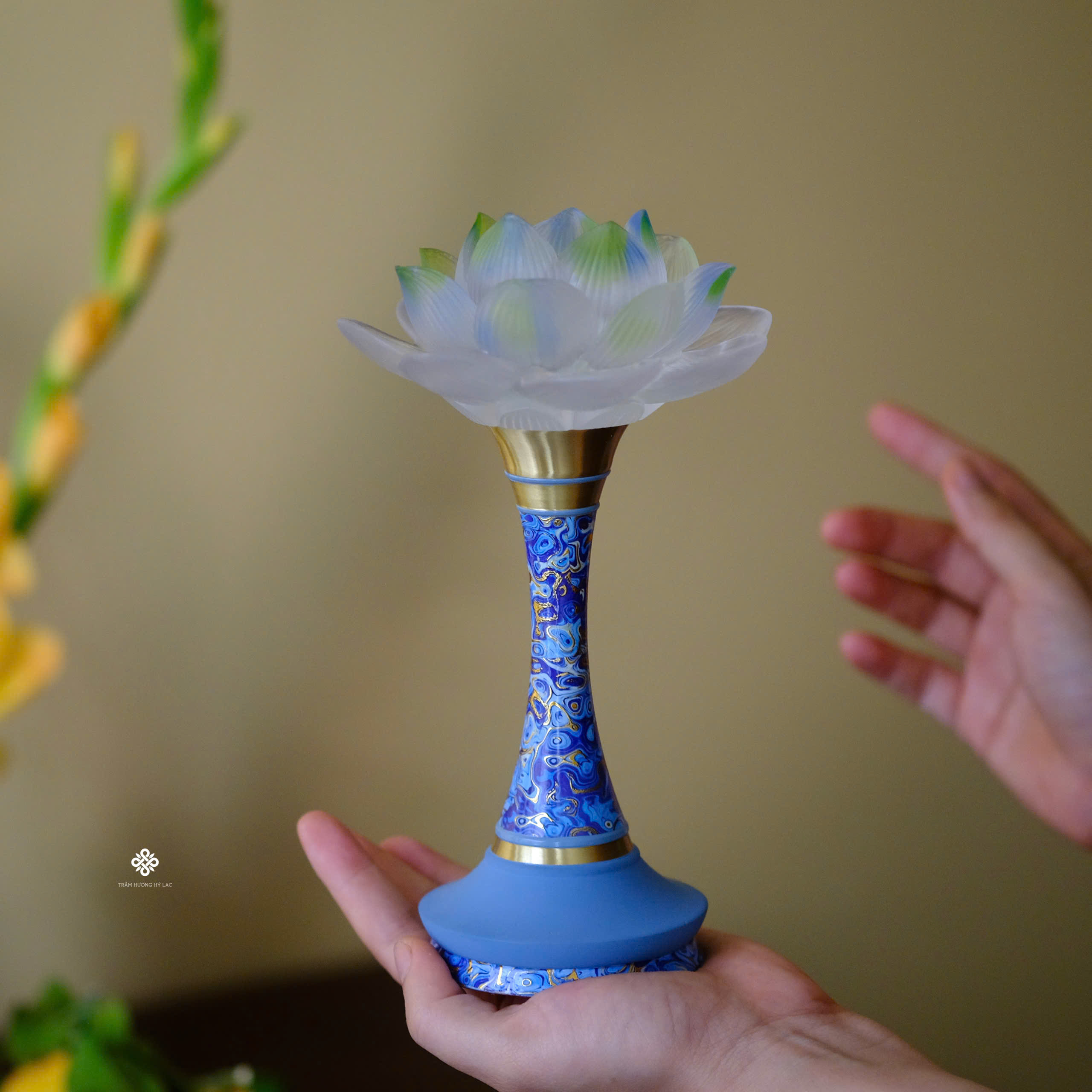 Ban thờ đồng vân lam