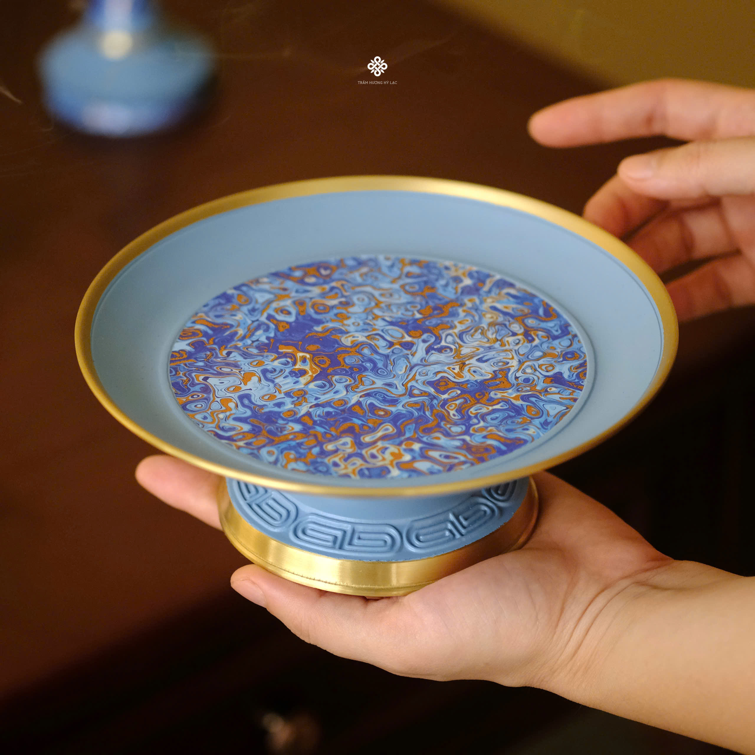 Ban thờ đồng vân lam
