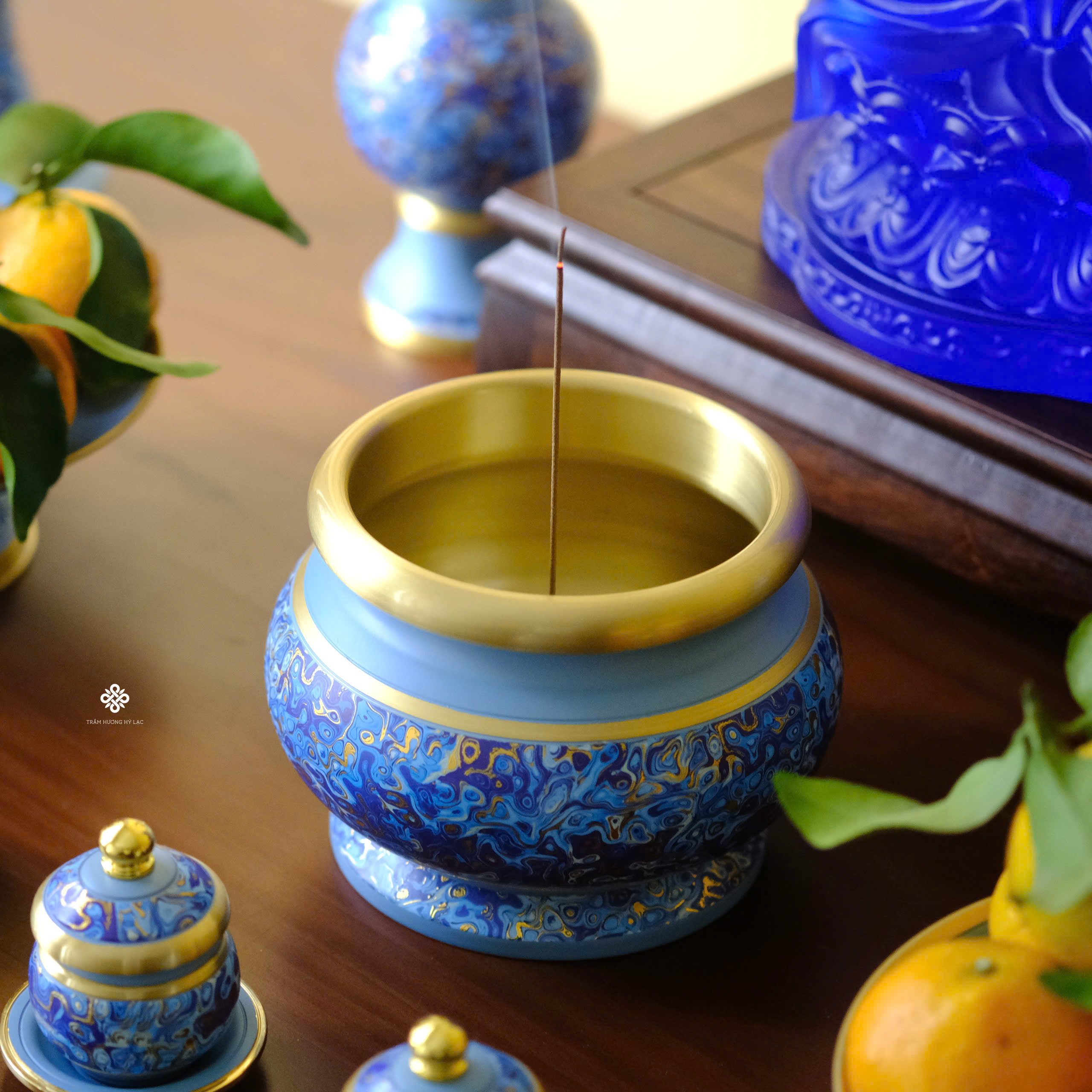 Ban thờ đồng vân lam