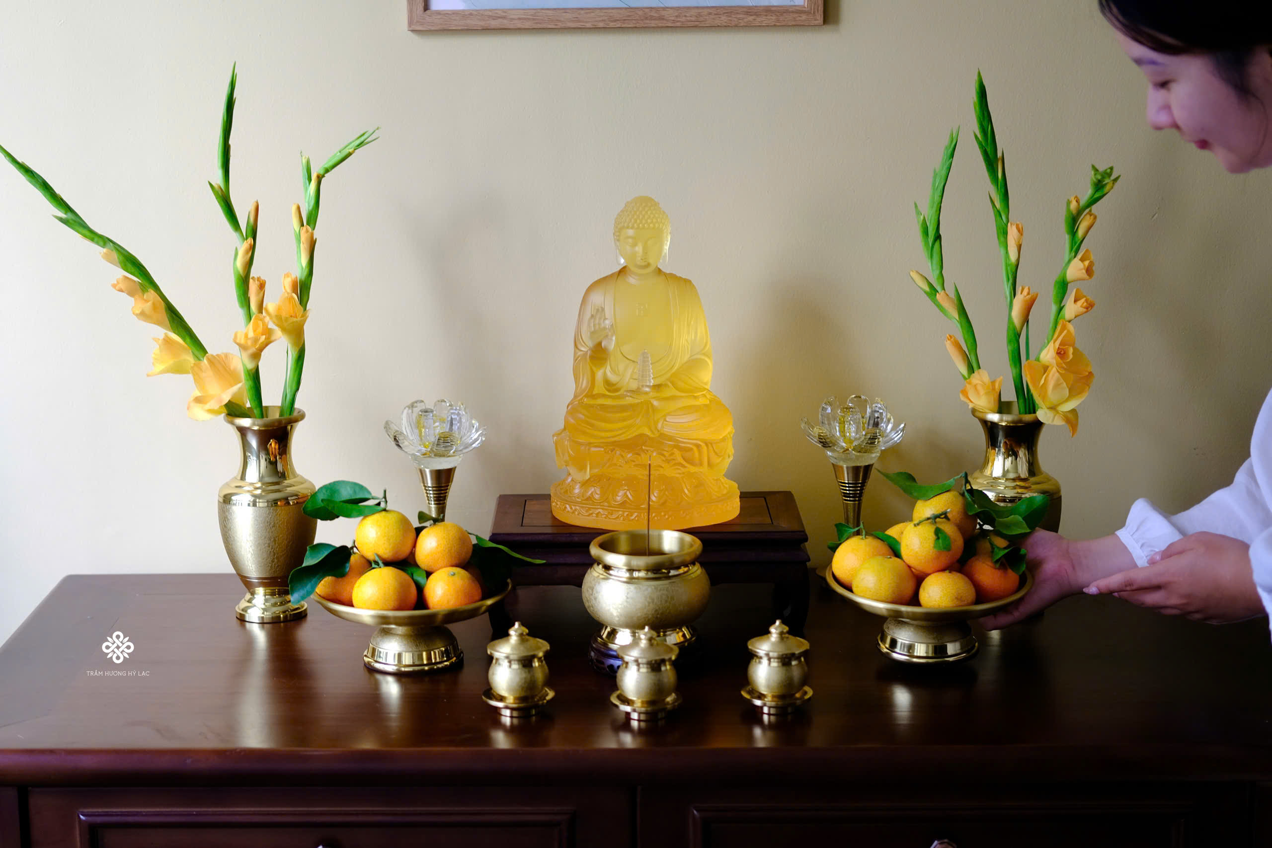 Ban thờ đồng kim vân