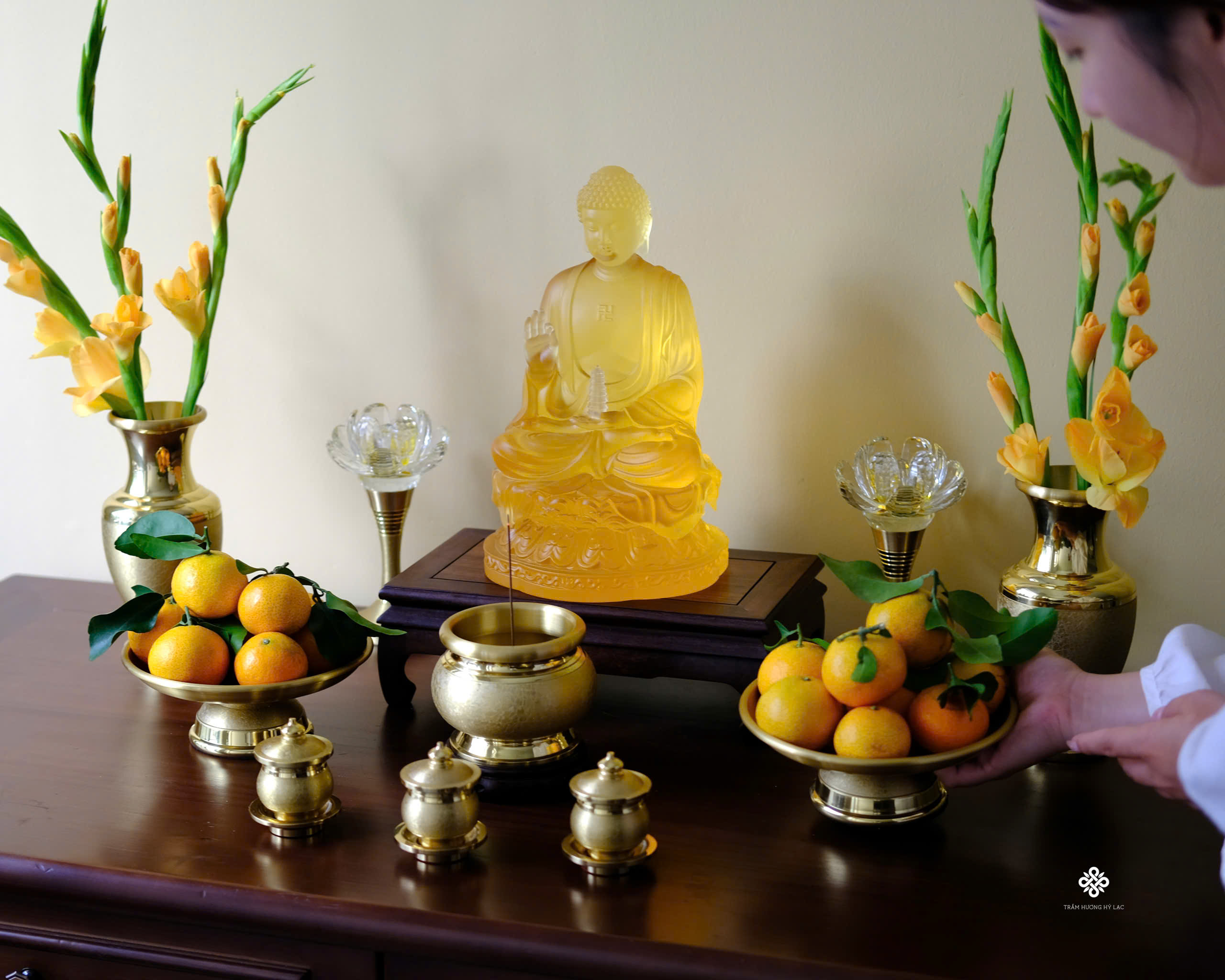 Ban thờ đồng kim vân
