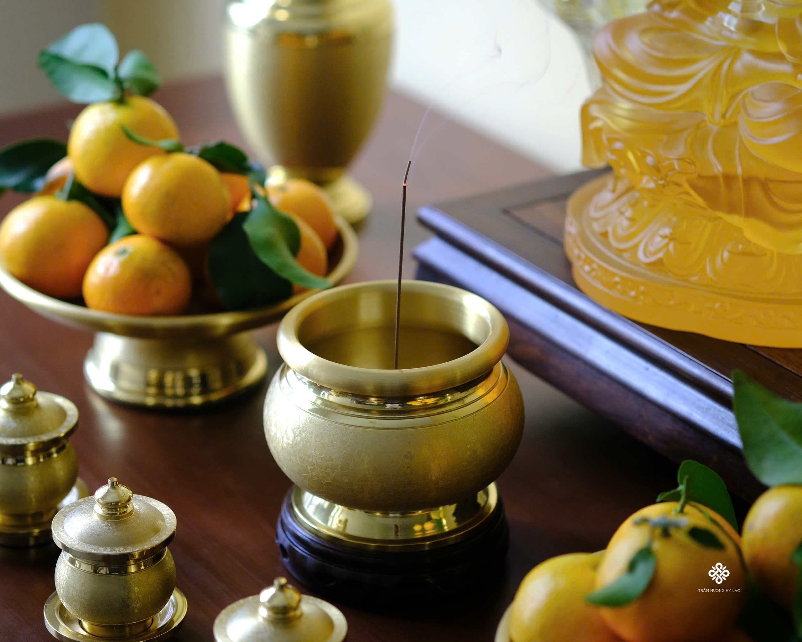 Ban thờ đồng kim vân