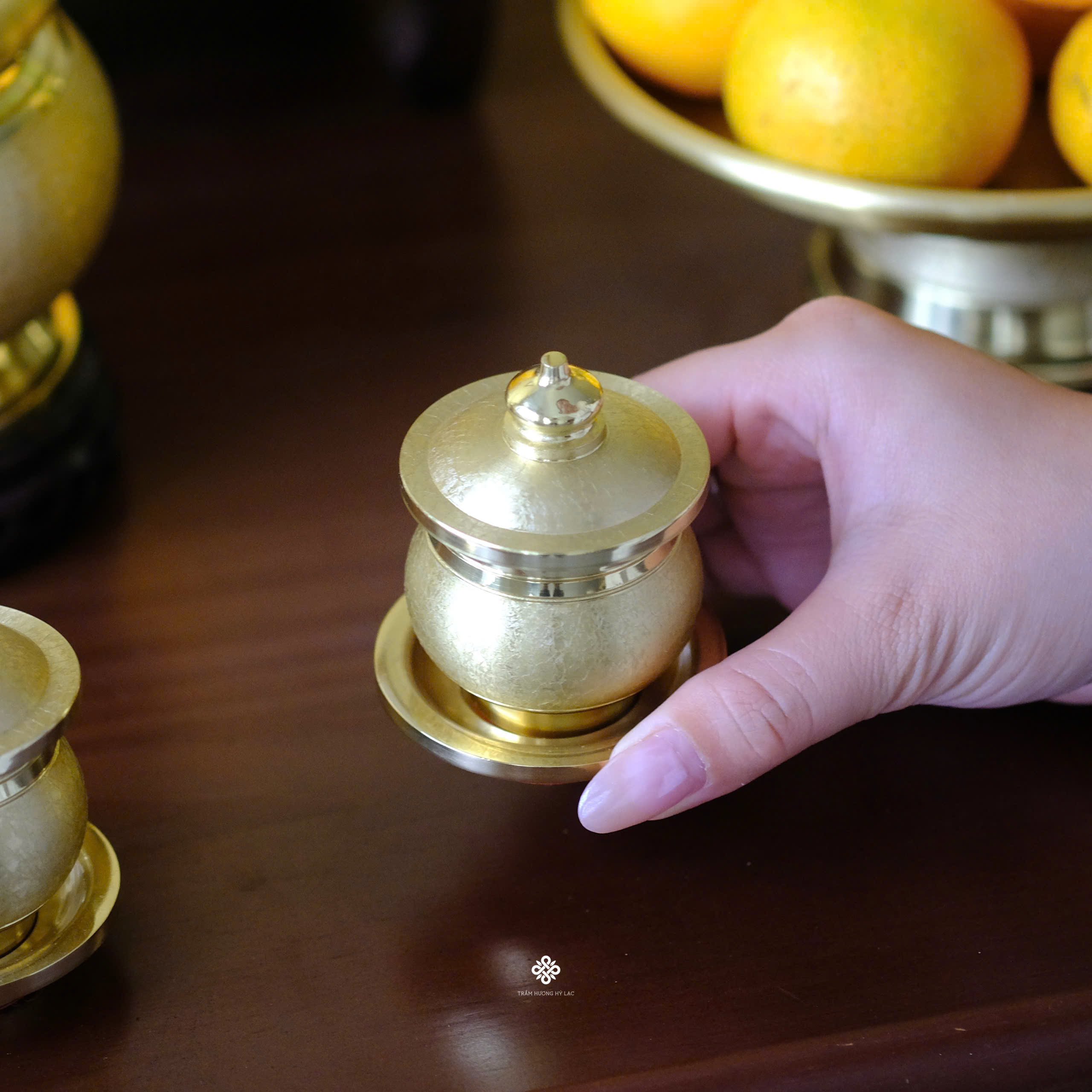Ban thờ đồng kim vân